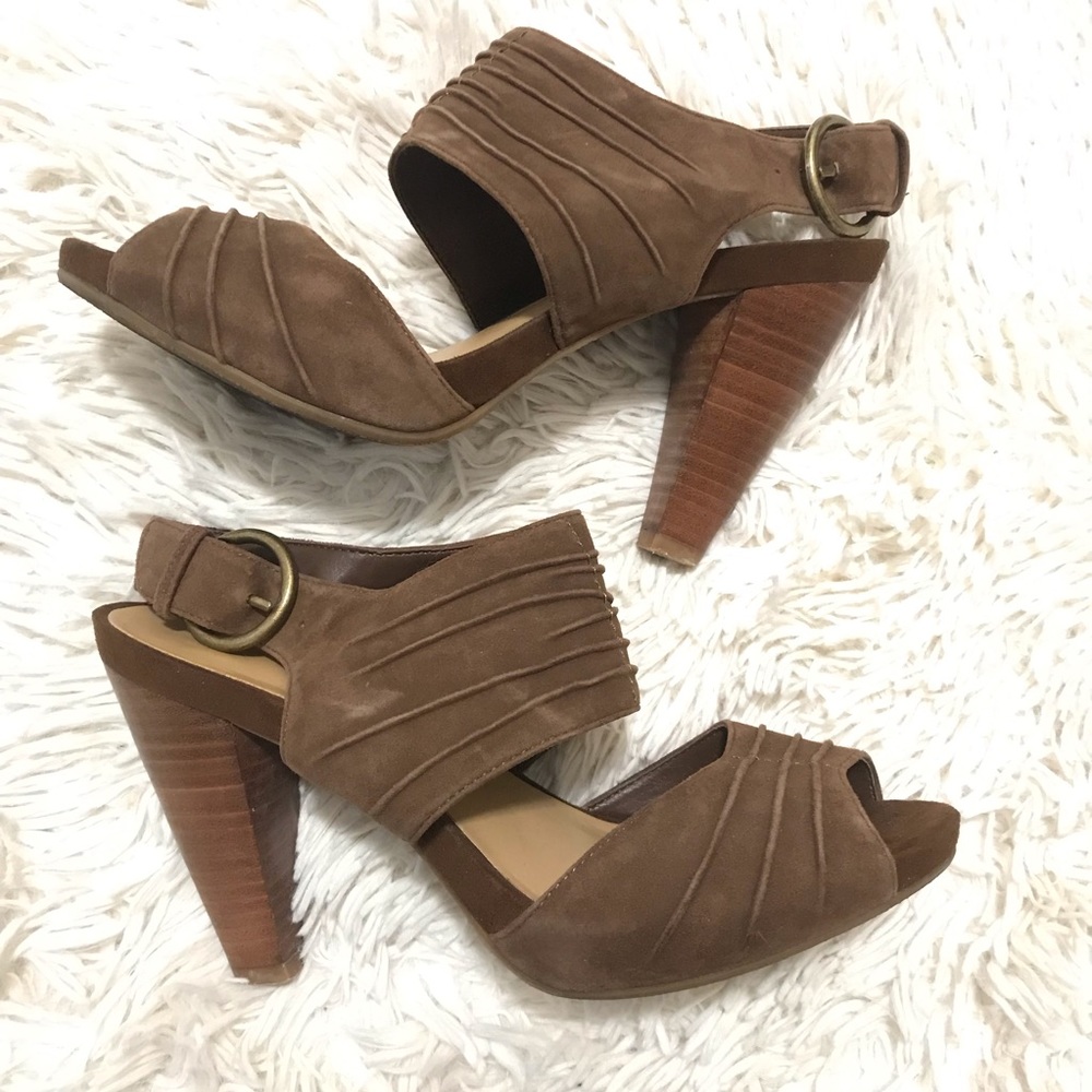 Brown Suede Nine West Wooden Heels With Buckles